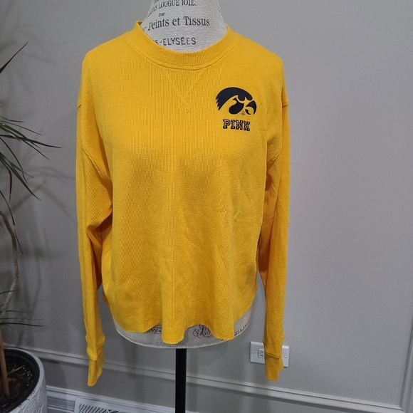 PINK Victoria's Secret Iowa Hawkeye Yellow Women's Waffle Knit Crop Top Sz.M - Picture 1 of 10
